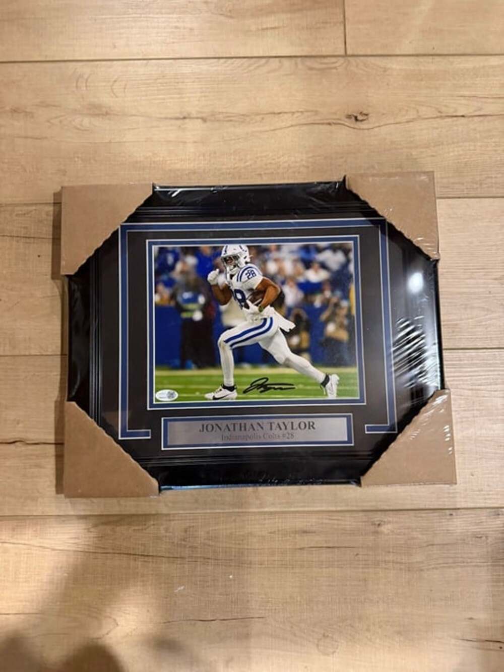 Johnathan Taylor signed autographed Indianapolis Colts 8x10 Photo Framed JSA